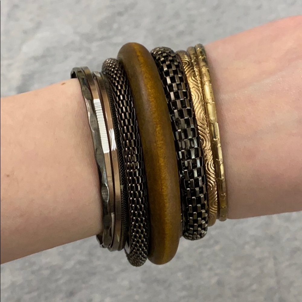 🌸 2 for $20 multiple bangles